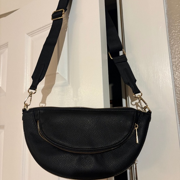 Cross Body bag - Picture 1 of 3